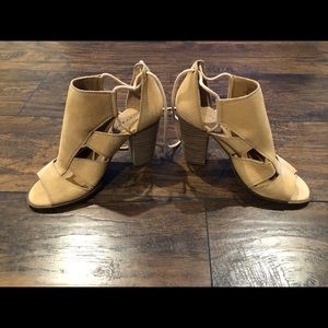 Lucky Brand, Size 6, Tan heel